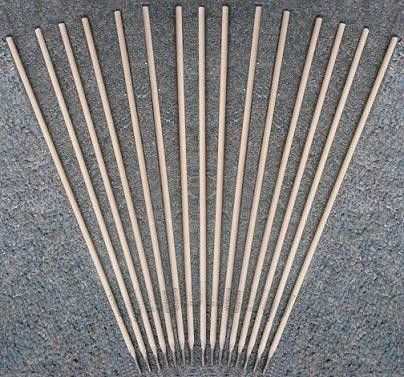 Cina Elettrodo di saldatura rivestito di cellulosa AWS A-5.5 E 8010 per saldatura verticale dei tubi verso il basso e strati di riempimento a passaggio caldo fornitore