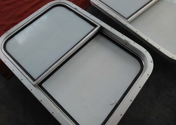 Cina Finestre in vetro marino rettangolari fisse in ottone per cabina di nave fornitore