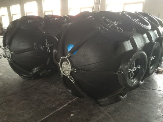 Cina Tipo diritto del cuscino ammortizzatore di Marine Floating Inflatable Pneumatic Rubber fornitore