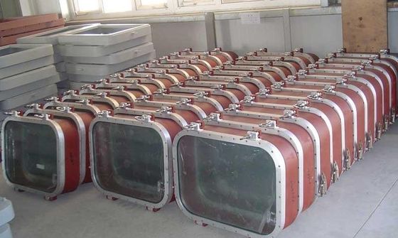Cina Finestre marine sigillate in acciaio inossidabile di dimensioni standard e raccordi marini per cabine di navi fornitore