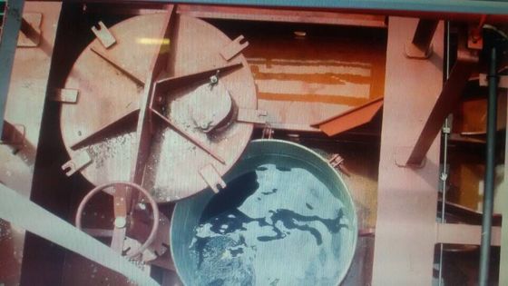Coperchio di portellone marino a chiusura orizzontale per petrolio adatto a petroliere e navi fornitore