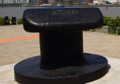 Tipologia Tee Componenti di ormeggio in acciaio marino Bollard di ormeggio per navi OEM Dettagli per bollard di ormeggio marino curvo fornitore