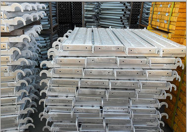Scala di imbarco galvanizzata di acciaio scaffolding per facile installazione e superficie personalizzabile durevole e OEM offerto diretto e alla moda fornitore